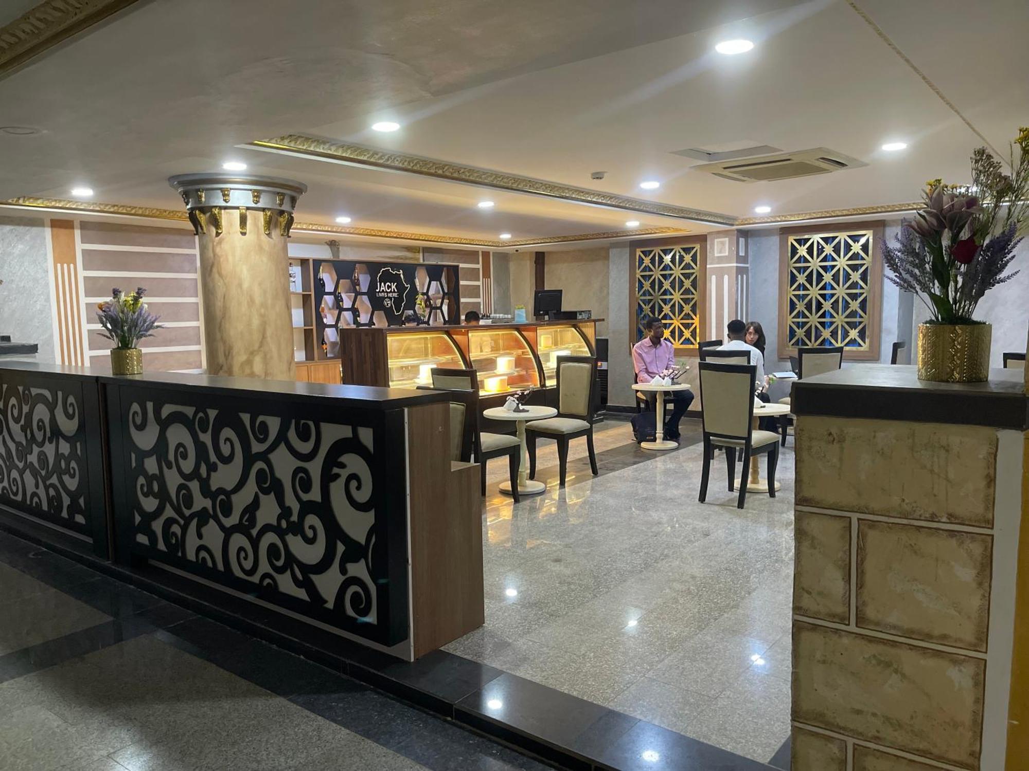 Aa Hotel And Suites Абуджа Екстер'єр фото