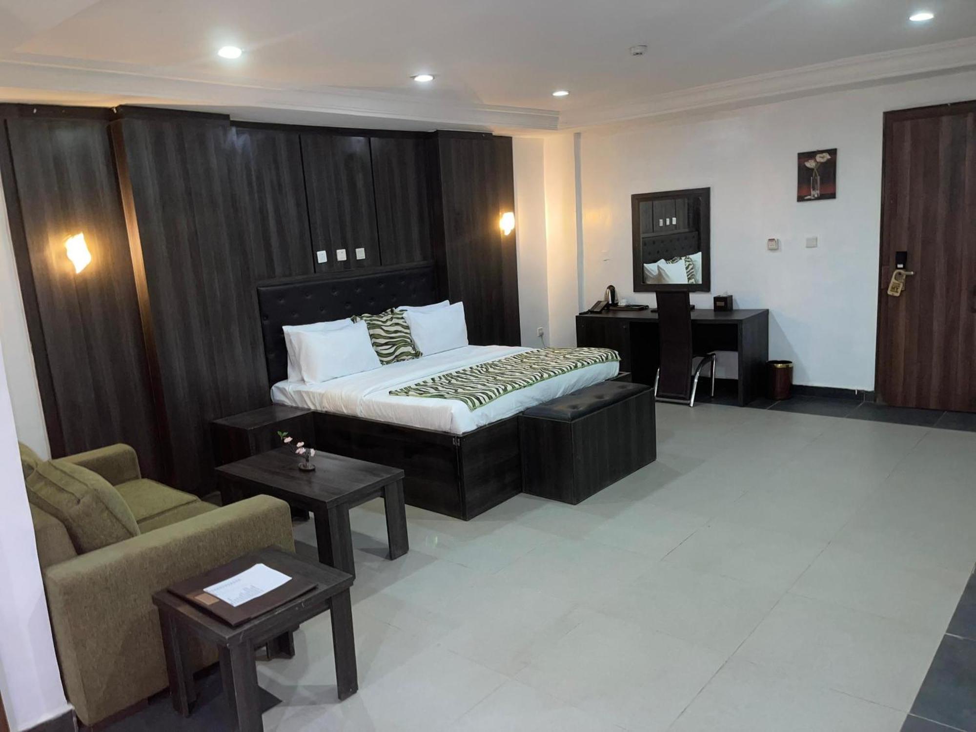 Aa Hotel And Suites Абуджа Екстер'єр фото
